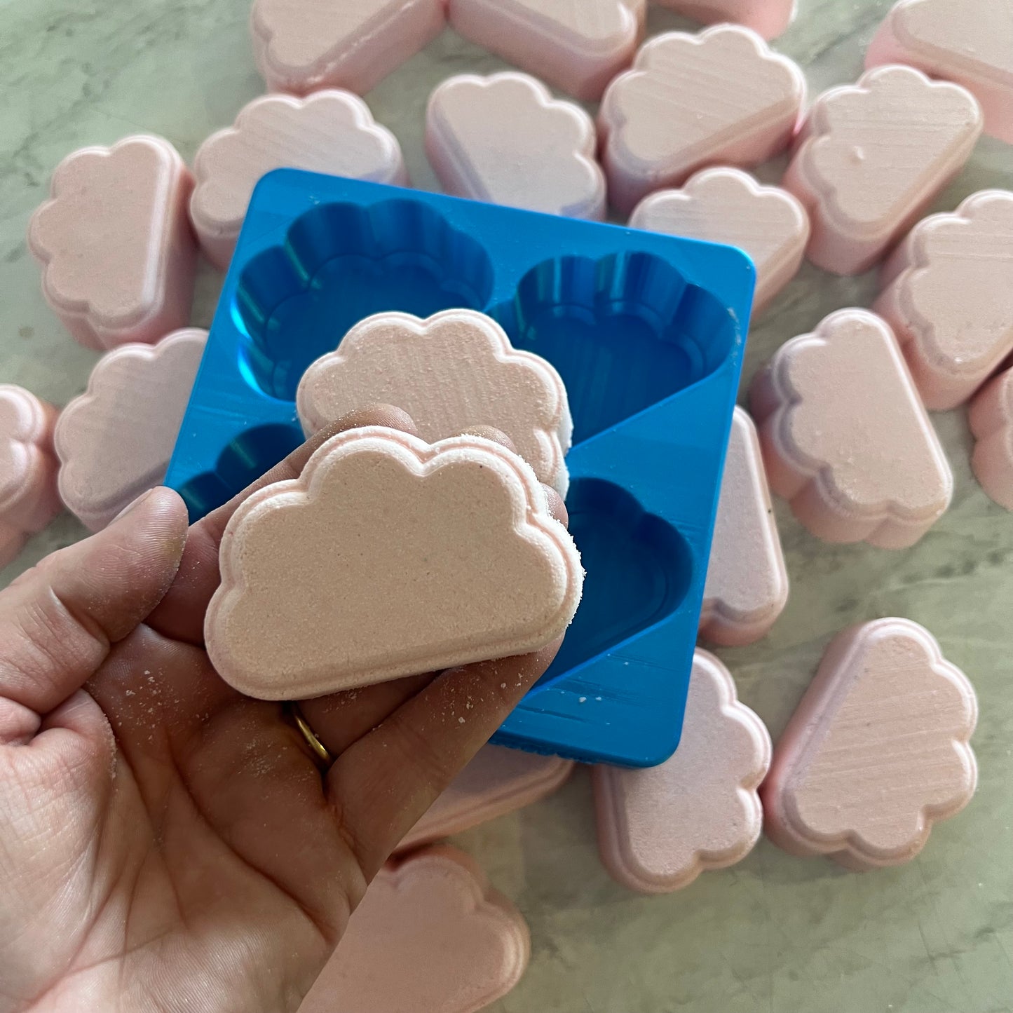 Tween Size Cloud Multi Tray 93gm Each Cloud STL