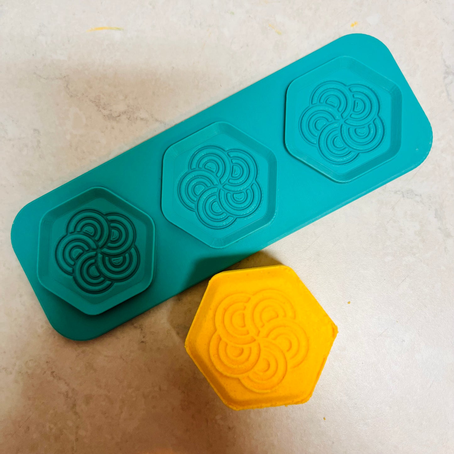 Trio Steamer Hex Shaped and Design Plates